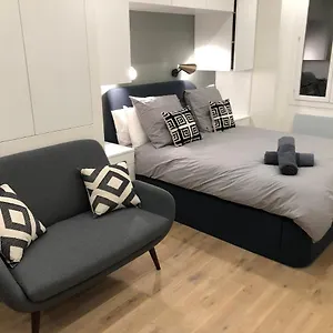 Apartamento Design Proche Champs-elysées, París